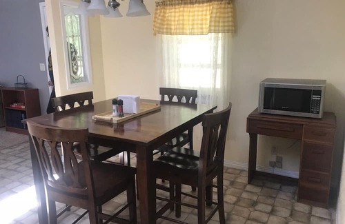 Crawfordsville Cottage | Guest House on the Ranch