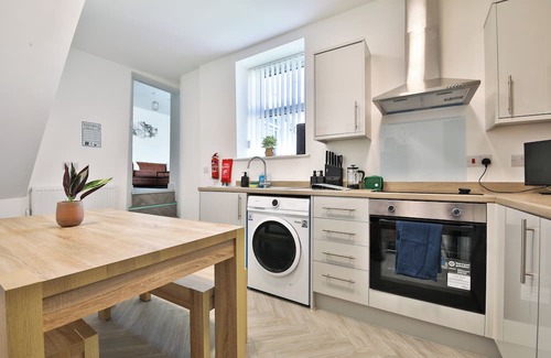 Cwmbrwla Apartment | Cosy & Stylish 2 Bedroom Apartment
