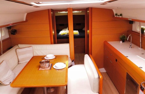 Jolly Harbour Boat Rental | Luxury Afloat In Antigua