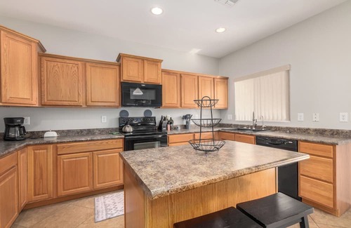 Royal Ranch House | Spacious 4 Bedroom Home with Pool / Game room