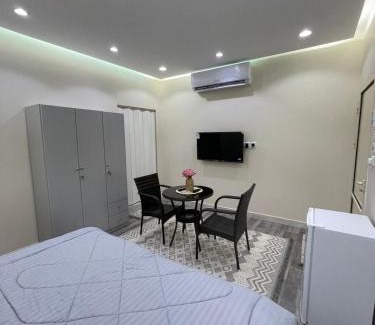 Al Wajh Apartment | ريم الوجه غرفة مع دورة مياة للعزاب طابق علوي