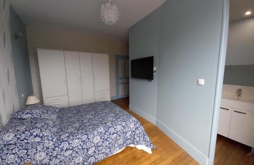 Arnay-le-Duc House | Les pivoines