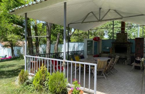 Bazaleti House | A house by the lake