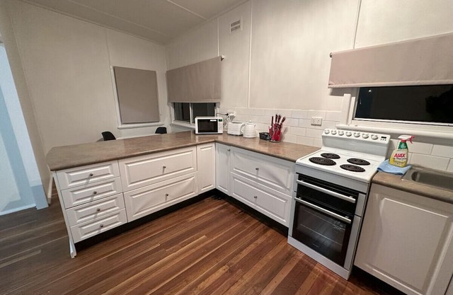 Private 1 Bedroom Apartment with Fenced Yard