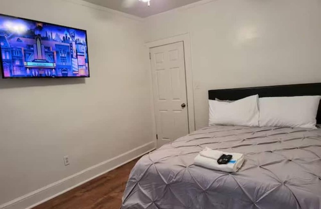 PINE Private Room C Free Parking/Travel Nurses/NYC