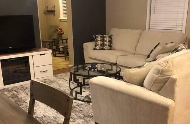 Adorable 1-Bedroom Apartment