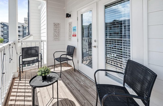 South Asheville Getaway Private Balcony Apt 2