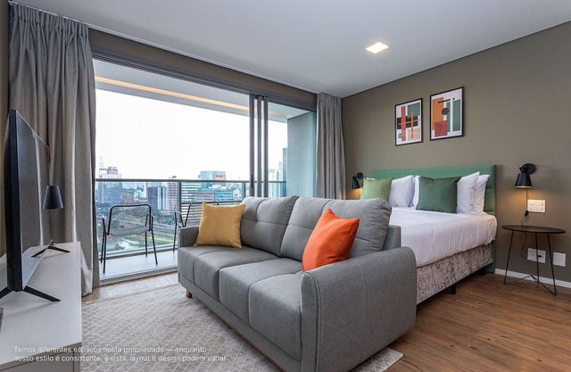 Studio com sacada e ótima vista em prédio completo