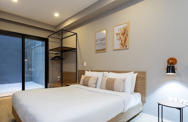 Studio Novíssimo com Área Externa | Jardins