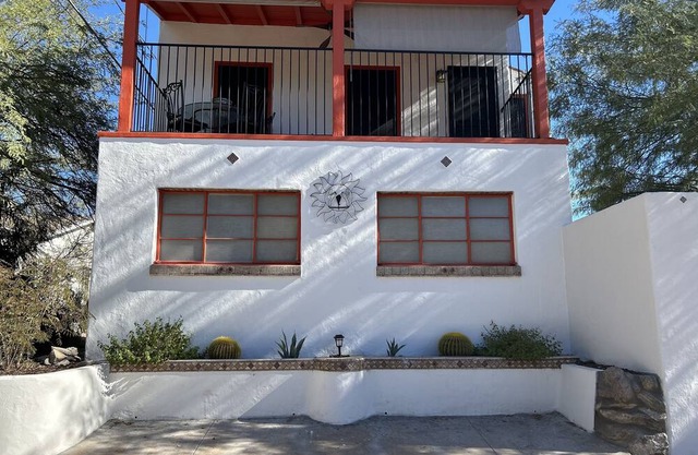 Charming, Private, Fully Furnished, Recently Remodeled Guesthouse Sam Hughes