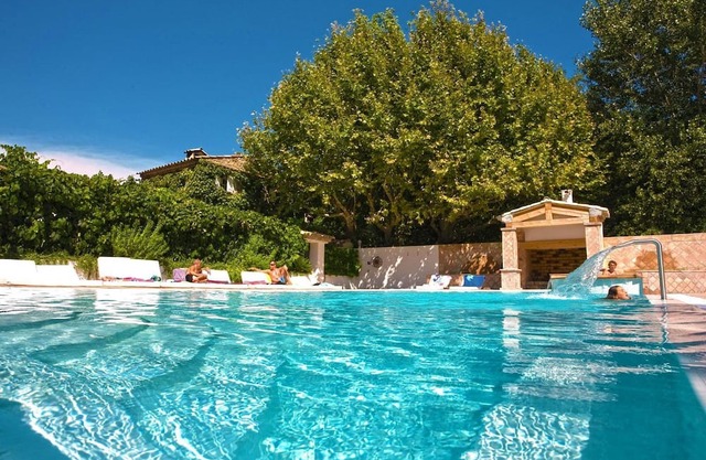 Luxe Sanitary XL 6 Pers. Villatent at 4-star campsite in the Côte d'Azur