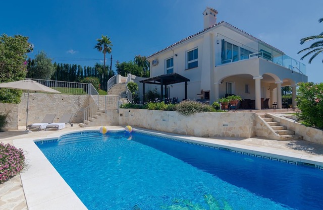 9155 - Villa near beach in Marbella