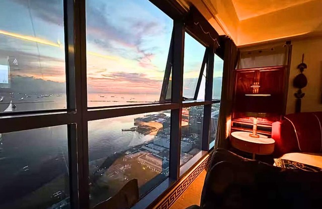 Sea Family Room in Front of US Embassy