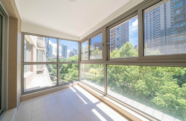 Tyms Stylish 3BR 2BA Apt Xujiahui Metro