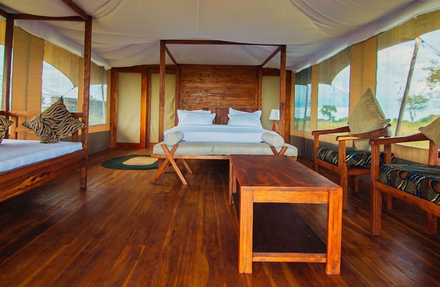 Pumba Luxury Camps