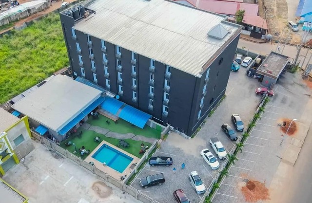 villa toscanna hotel asaba