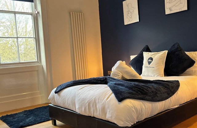 Grimsby Central Luxury 2 Beds, Sleeps 5 Flat 3