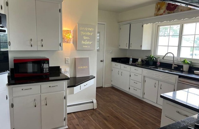 Entire Place 7 Acres - Nature View and Ponds - Fish, Pedal Boats & Kayaks