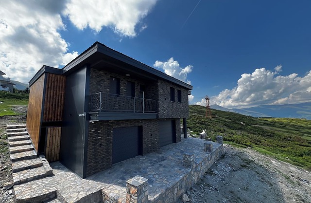 Lovely villa with Jacuzi and the best view in Popova Shapka
