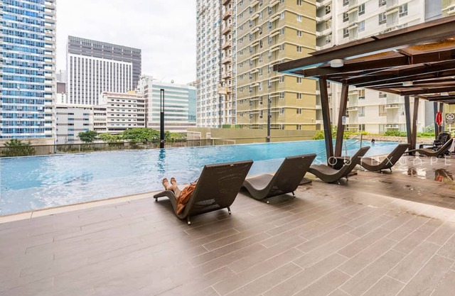 Furnished Studio | Mountain View, WiFi, Netflix and Pool