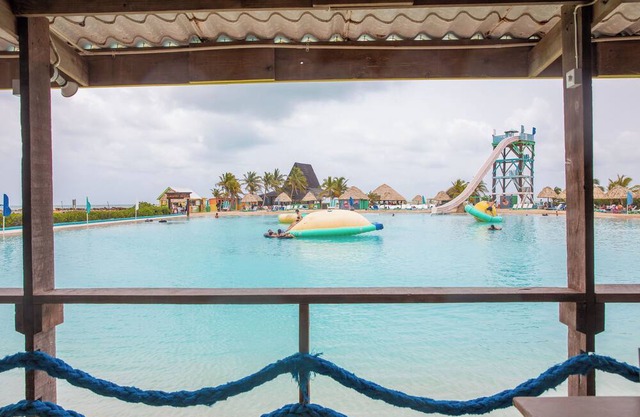 Stunning 2 bedroom apartment on the outskirts of Belize City.