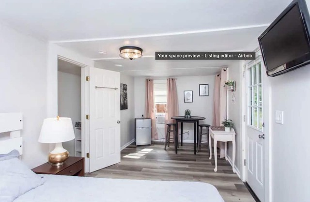 Cozy Saratoga Cabin with 1 bedroom and AC