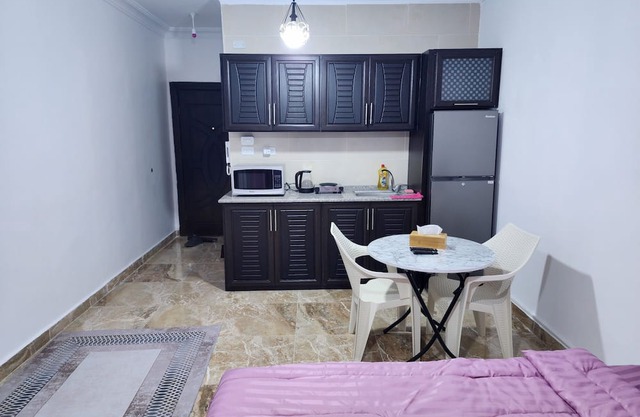 New Modern and Fully Furnished Studio Near University Of Jordan