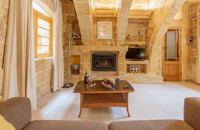 Gozitan Farmhouse with Pool - PP 4