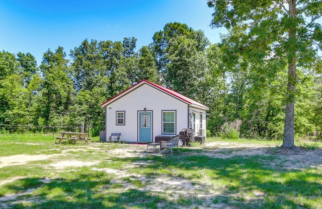 Pet-Friendly Waegner Cottage On 30-Acre Horse Farm