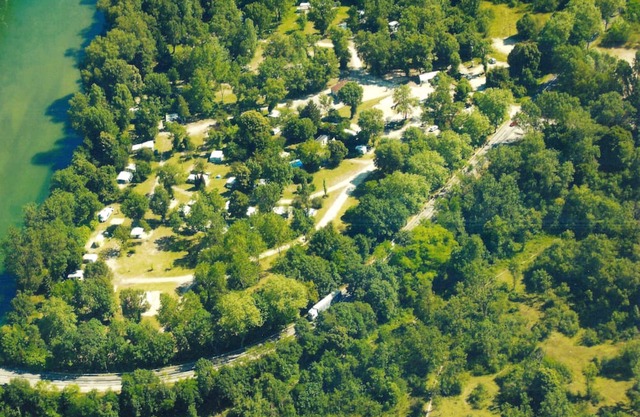 Mobile home in CAMPING AIN L'ESCAPADE (01160)