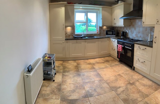 Coventry Charm - Spacious 3 Bedroom House