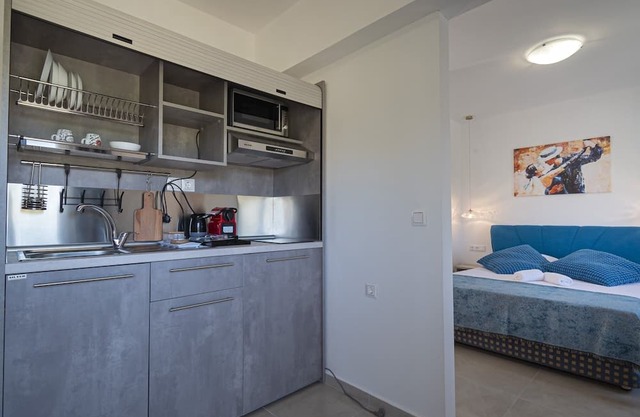 Petra Apartment Elaia by RentalsPro