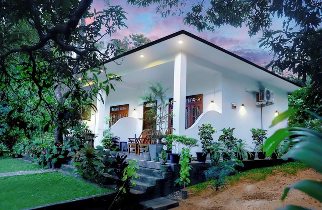 Escape to Nature's Peace: Relax in Comfort at Cattleya Guest House on VRBO!