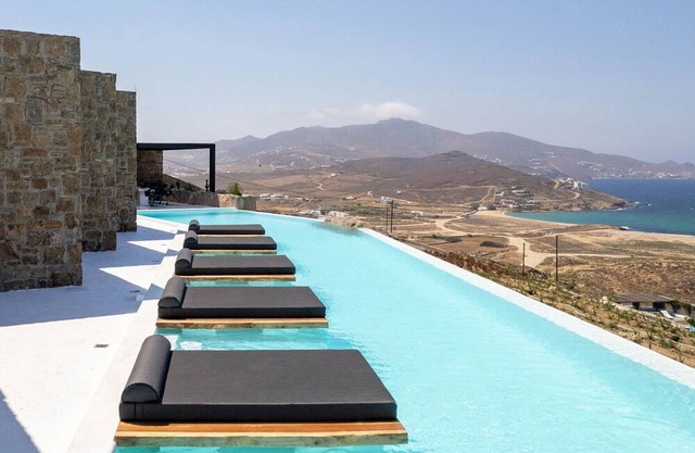 Villa in Ornos with 6 bedrooms sleeps 12