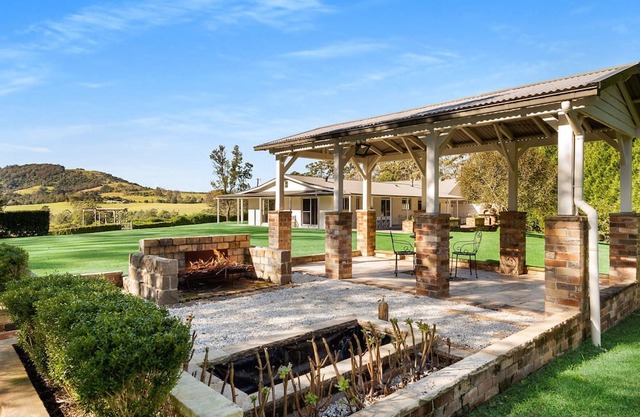 Carlyle Cottage - your picturesque countryside retreat near the beautiful village of Berry