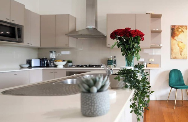 Large double story, close to Brisbane CBD in a gorgeous leafy inner north suburb