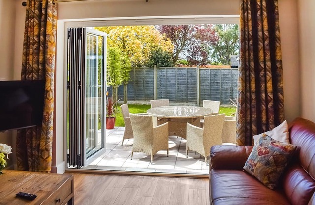 3 bedroom accommodation in Sutton