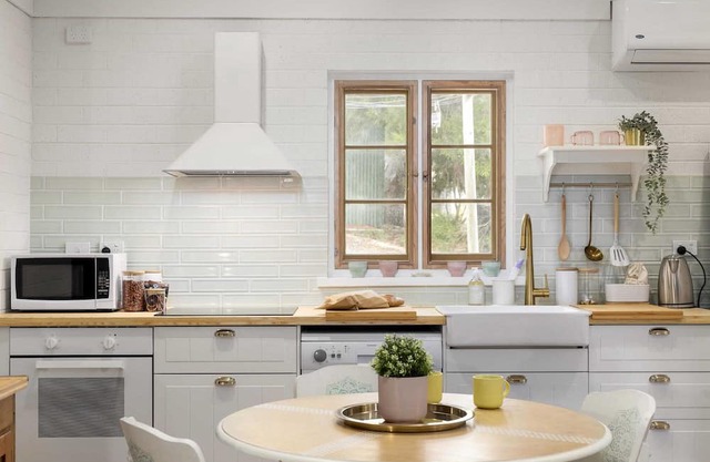 "The Stables" at Strong Farmers Retreat Willunga