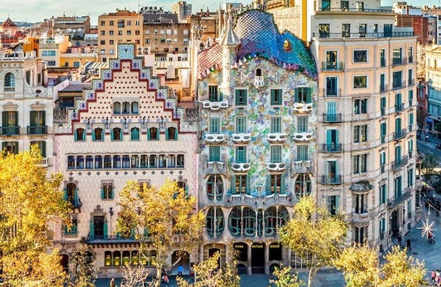 SPACIOUS EIXAMPLE OASIS WIFI/AC LARGE TERRACE 6PP By MyRentalHost