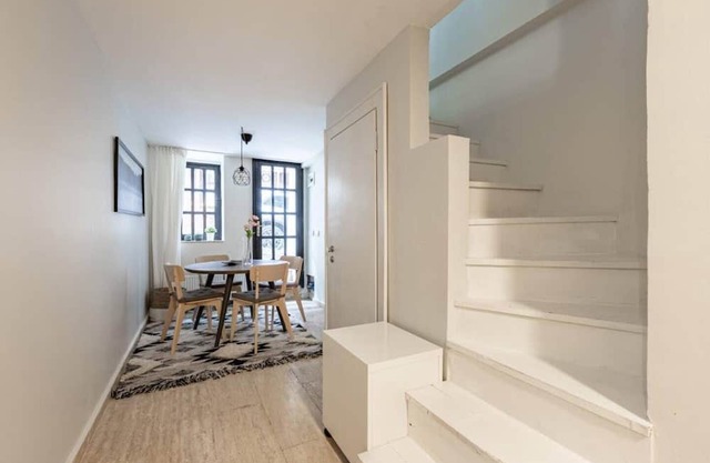 This house is a 3 bedroom(s), 1.5 bathrooms, located in Beşiktaş, İstanbul.