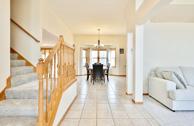 Spacious Private Retreat Near Minneapolis & River!