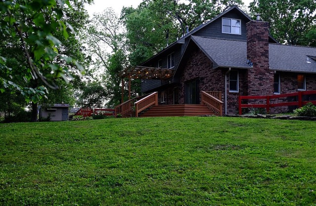 Scarlett Manor: Your Exclusive Escape & Event Oasis - Tailored to You!