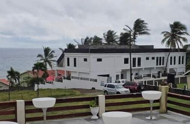 Coconut Breeze SVG - 1 bdrm seaview apt