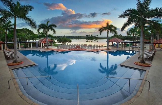 Miami Resort Weekend Get-A-Way - Mariott's Villas at Doral - May 4th & May 5th