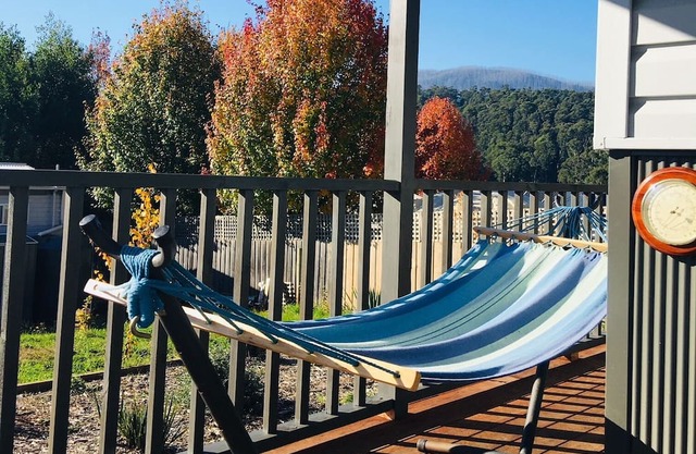 Marysville town Barton Split AC-Smar tv-WIFI Wood htr. BYO linen clean as you go