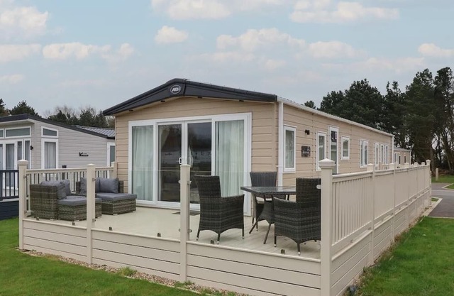 Whispering Willows 2-Bed Lodge in Scarborough