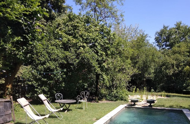 Studio Terrasse Piscine Partagée