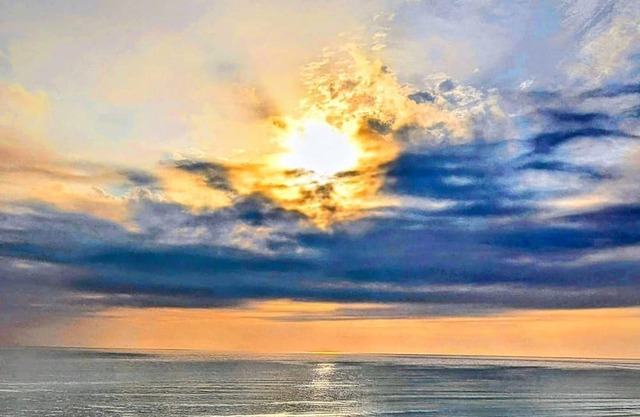 Spacious home in Sugar Mill Country Club. Ten minutes to NS Beach & Flagler Ave.