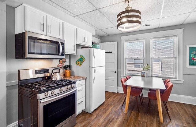 Updated 2BR + Office Near Downtown and Clinic