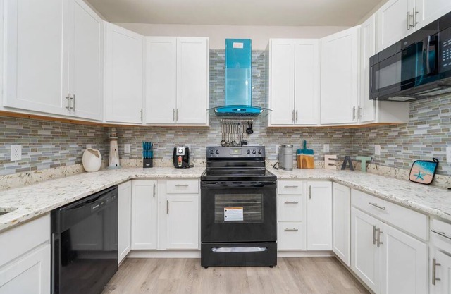 This apartment is a 4 bedroom(s), 2 bathrooms, located in Columbus, OH.